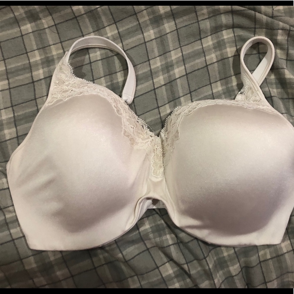 WHITE PLUS SIZE (38DDD) LACE BRA